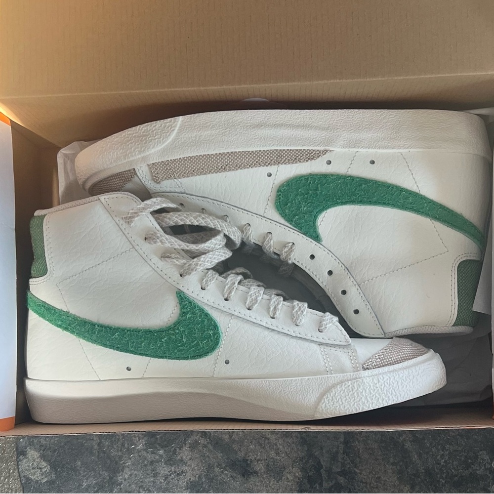 Nike Women's Athletic Shoes - White and Green NEVER WORN